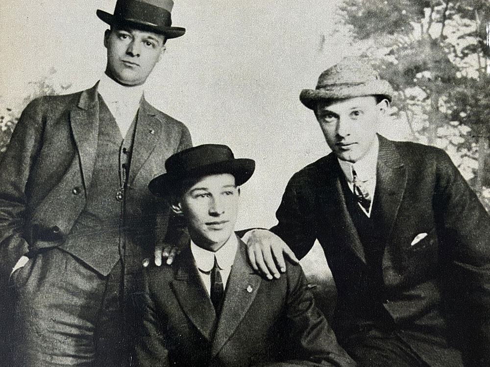 Oscar Johanson (middle) with his brothers Gust (left) and Albin (right).